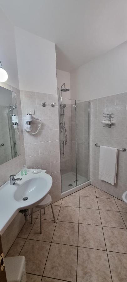Hotel La Piccola Stazione Торрита-ди-Сьена Экстерьер фото