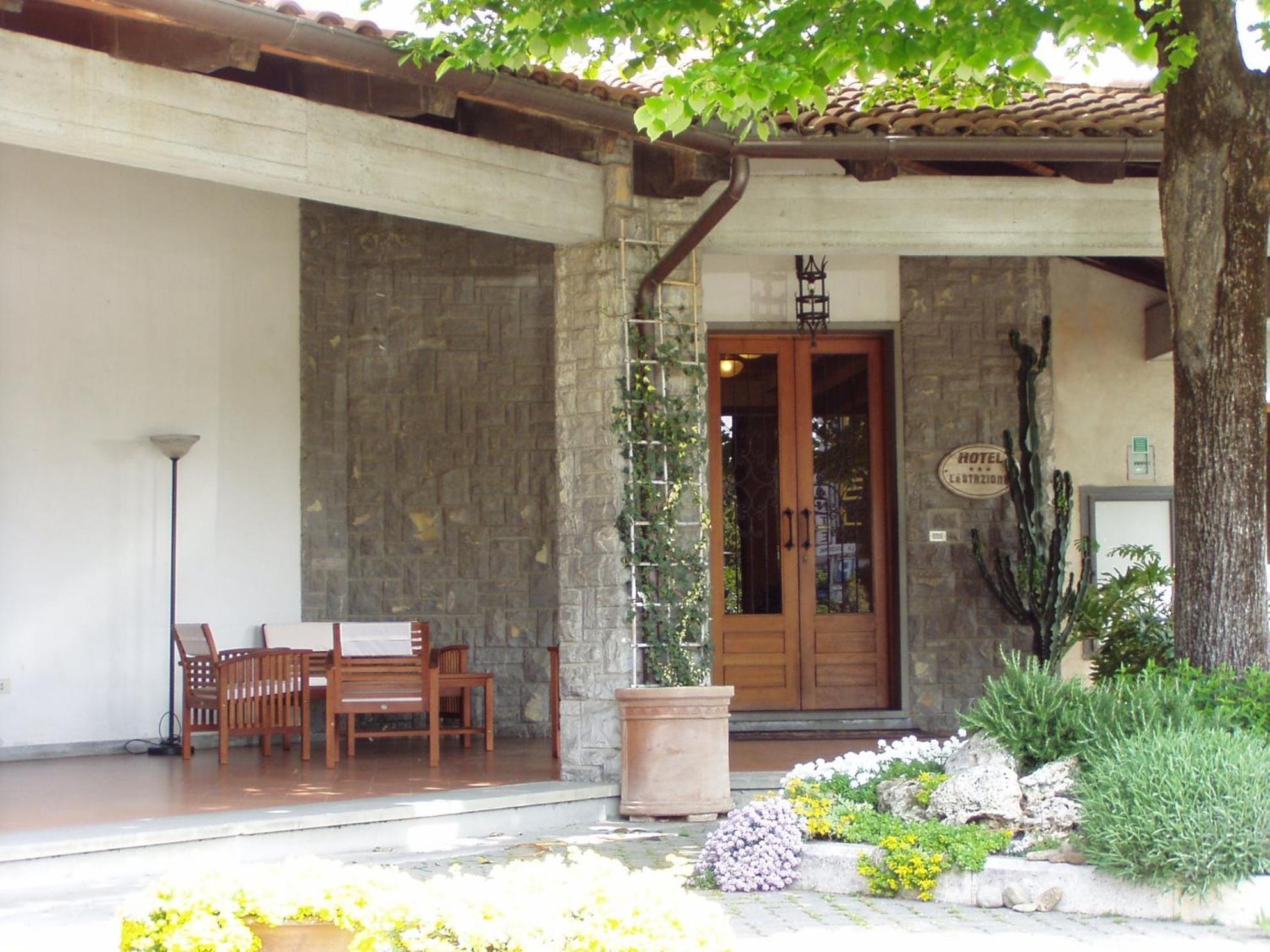 Hotel La Piccola Stazione Торрита-ди-Сьена Экстерьер фото