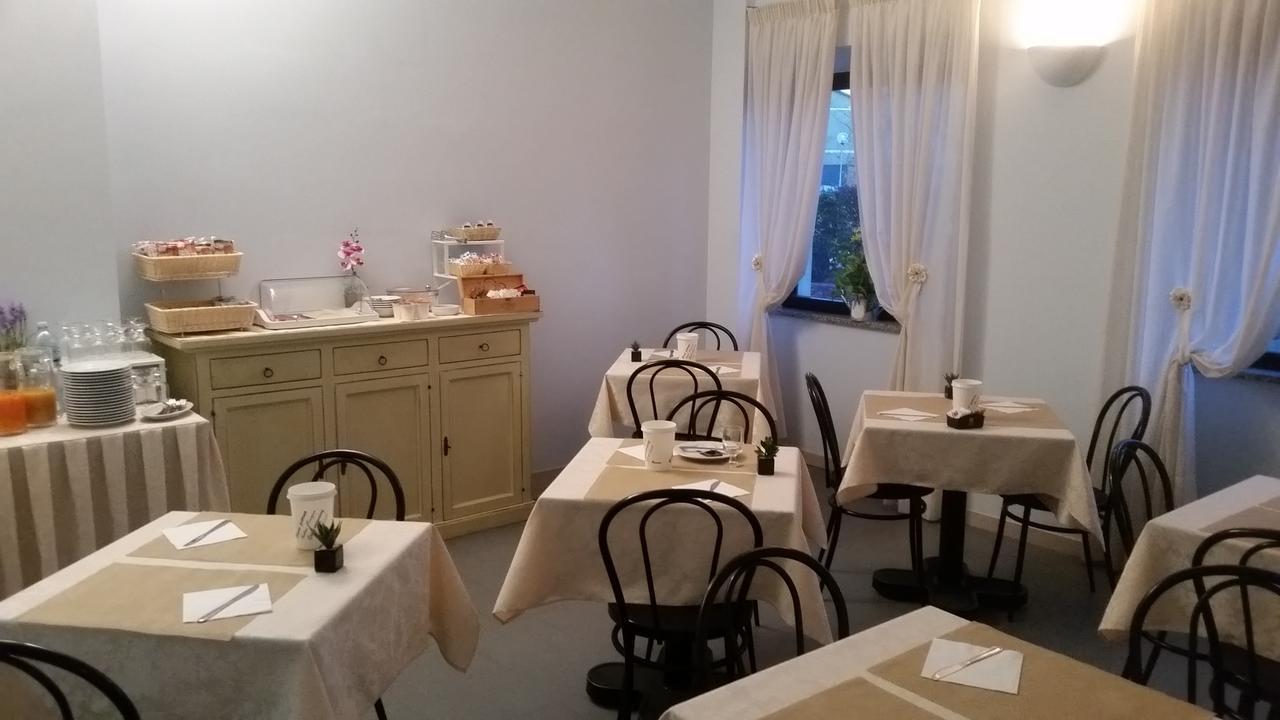 Hotel La Piccola Stazione Торрита-ди-Сьена Экстерьер фото