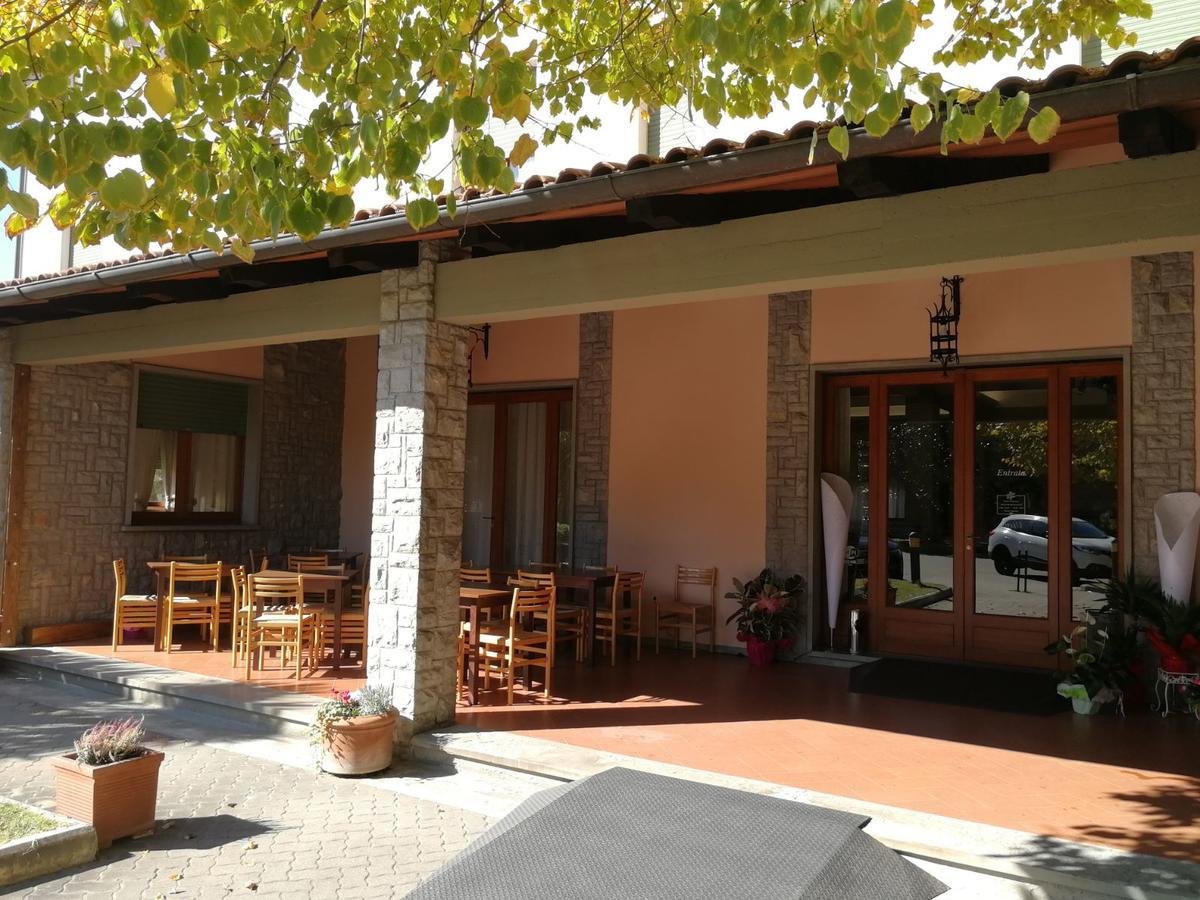 Hotel La Piccola Stazione Торрита-ди-Сьена Экстерьер фото