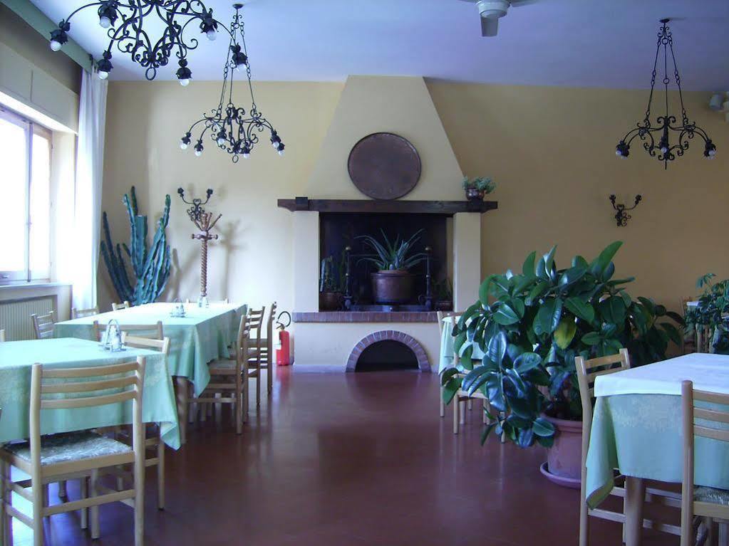 Hotel La Piccola Stazione Торрита-ди-Сьена Экстерьер фото