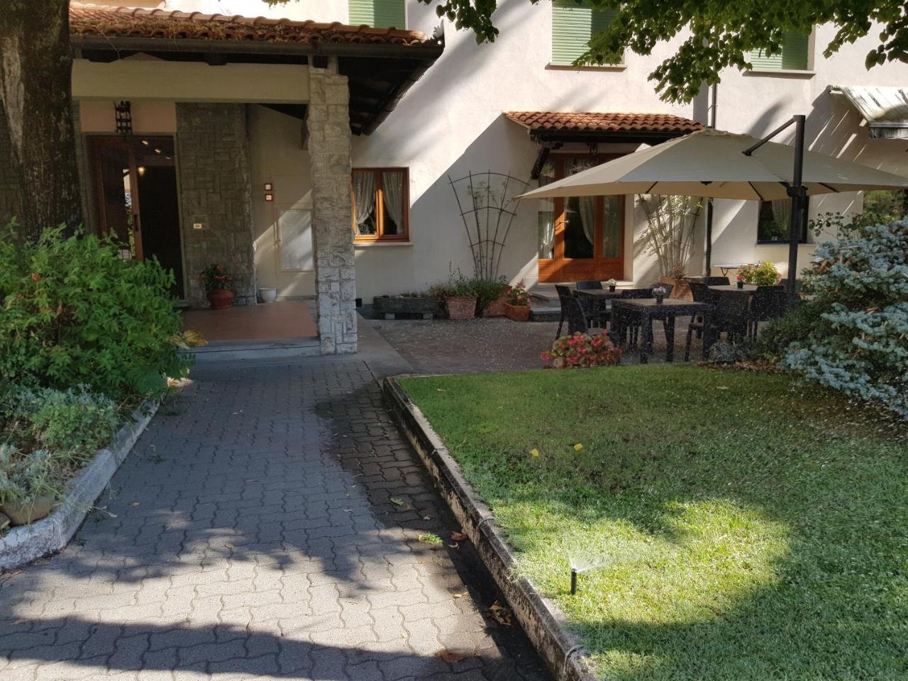 Hotel La Piccola Stazione Торрита-ди-Сьена Экстерьер фото