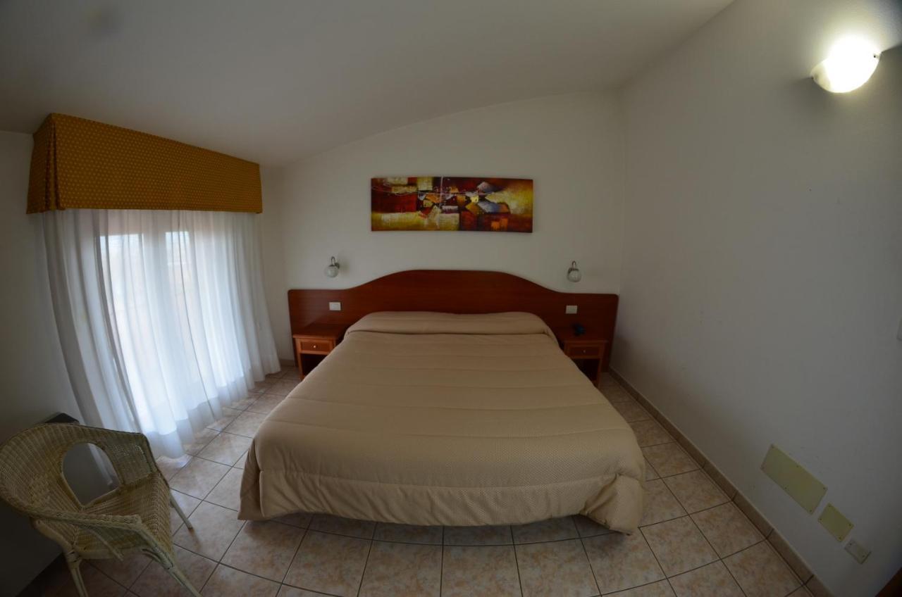 Hotel La Piccola Stazione Торрита-ди-Сьена Экстерьер фото